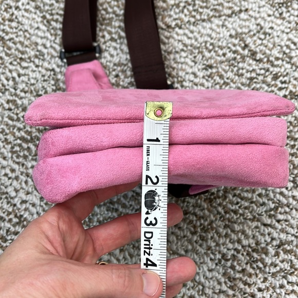 TRAVELON MESSENGER TRAVEL FAUX PINK SUEDE NYLON BAG - Picture 13 of 16